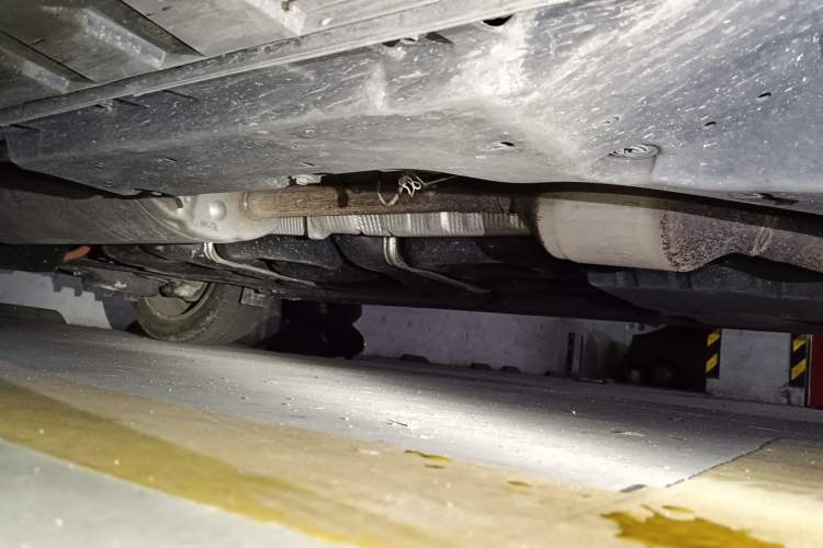 Used Toyota Vellfire 2024 Crown Dual-Engine 2.5L Supreme Executive Edition Chassis Front Right