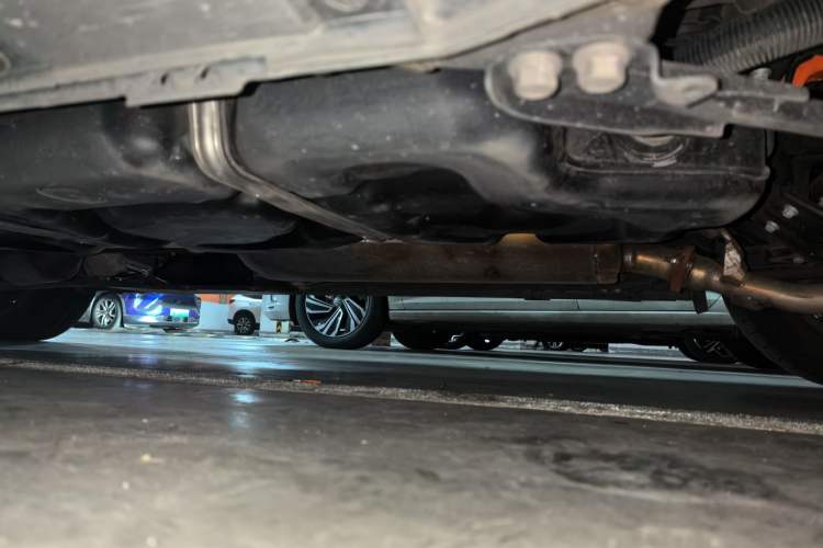 Used Toyota Vellfire 2024 Crown Dual-Engine 2.5L Ultimate Edition Chassis Rear Left
