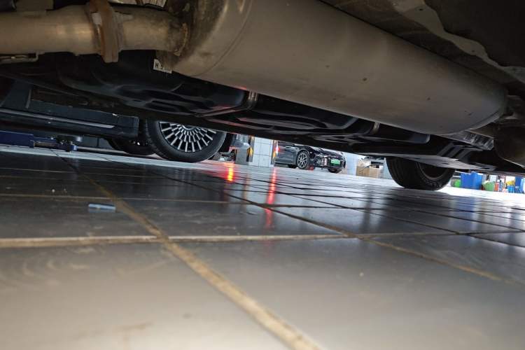 Used Toyota Vellfire 2024 Crown Dual-Engine 2.5L Ultimate Edition Chassis Rear Right