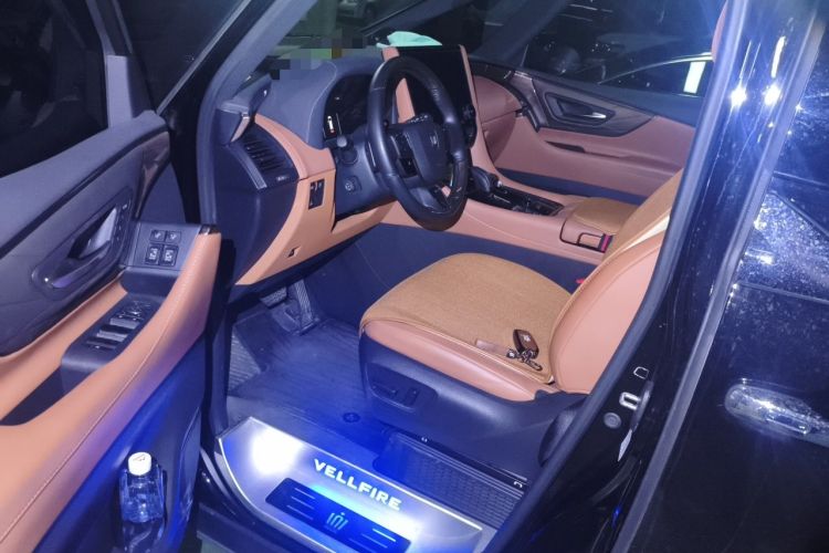 Used Toyota Vellfire 2024 Crown Dual-Engine 2.5L Supreme Executive Edition Driver Seat