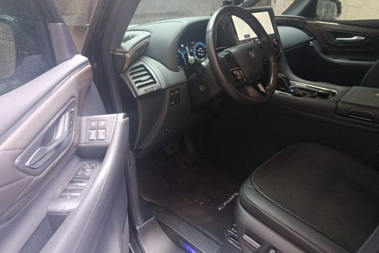 Used Toyota Vellfire 2024 Crown Dual-Engine 2.5L Supreme Executive Edition Driver Seat