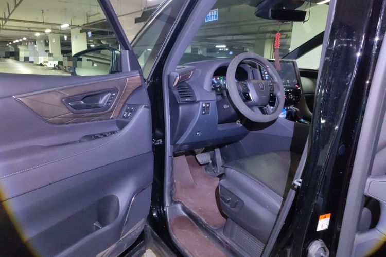 Used Toyota Vellfire 2024 Crown Dual-Engine 2.5L Supreme Executive Edition Driver Seat