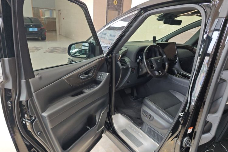 Used Toyota Vellfire 2024 Crown Dual-Engine 2.5L Ultimate Edition Driver Seat