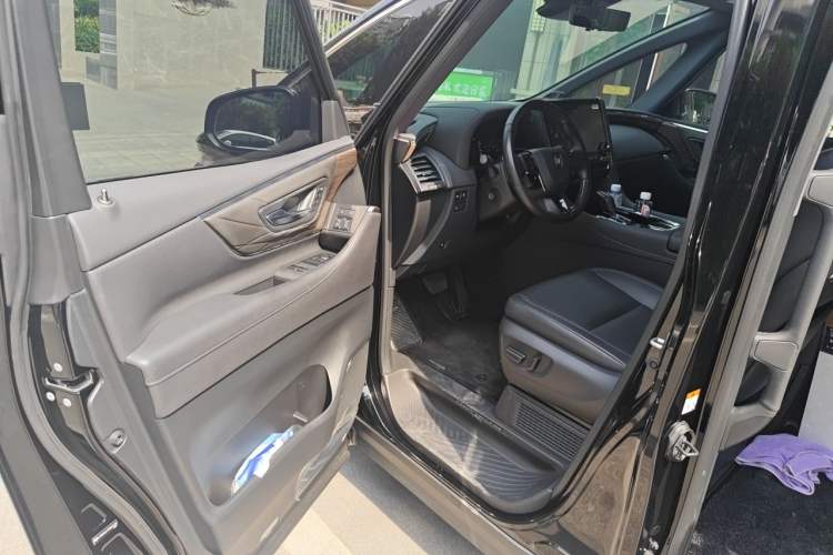 Used Toyota Vellfire 2024 Crown Dual-Engine 2.5L Supreme Executive Edition Driver Seat