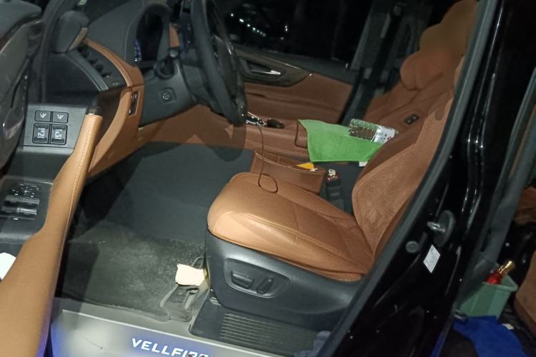 Used Toyota Vellfire 2024 Crown Dual-Engine 2.5L Supreme Executive Edition Driver Seat