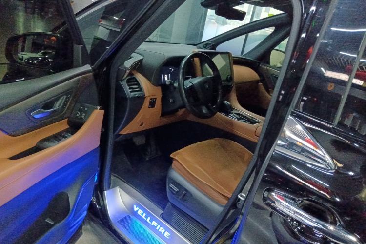Used Toyota Vellfire 2024 Crown Dual-Engine 2.5L Ultimate Edition Driver Seat