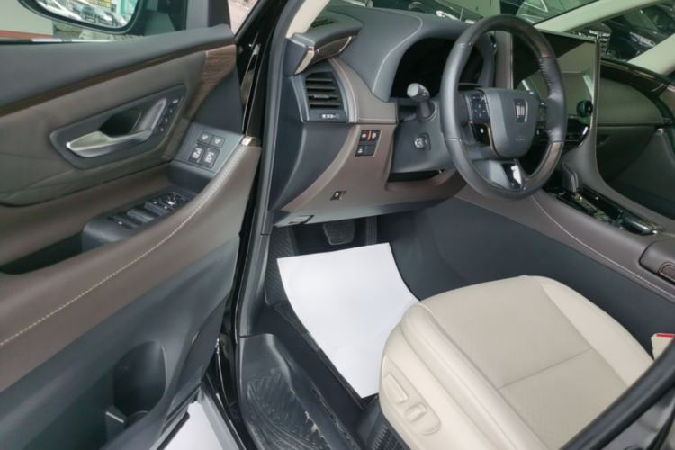 Used Toyota Vellfire 2024 Crown Dual-Engine 2.5L Ultimate Edition Driver Seat