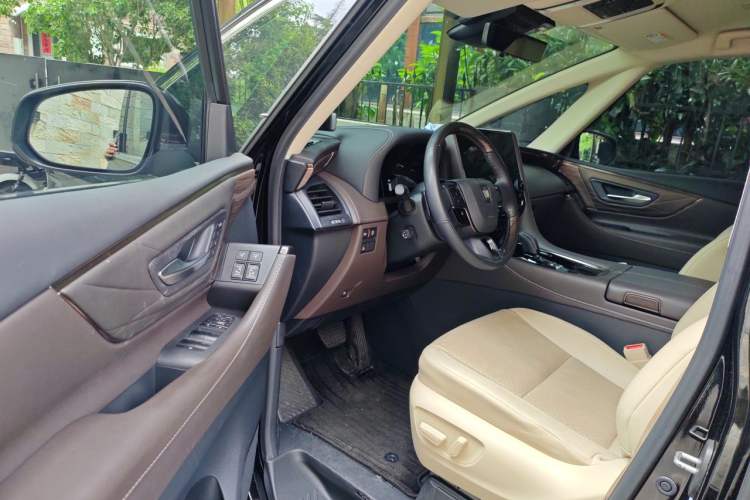 Used Toyota Vellfire 2024 Crown Dual-Engine 2.5L Supreme Executive Edition Driver Seat
