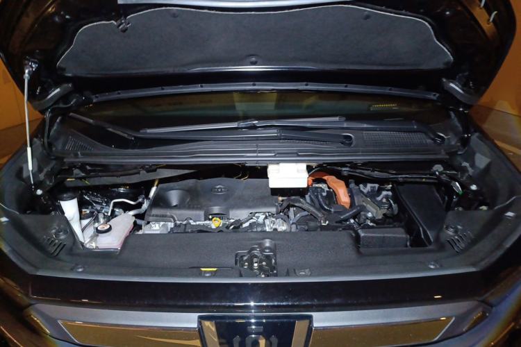 Used Toyota Vellfire 2024 Crown Dual-Engine 2.5L Ultimate Edition Engine Bay