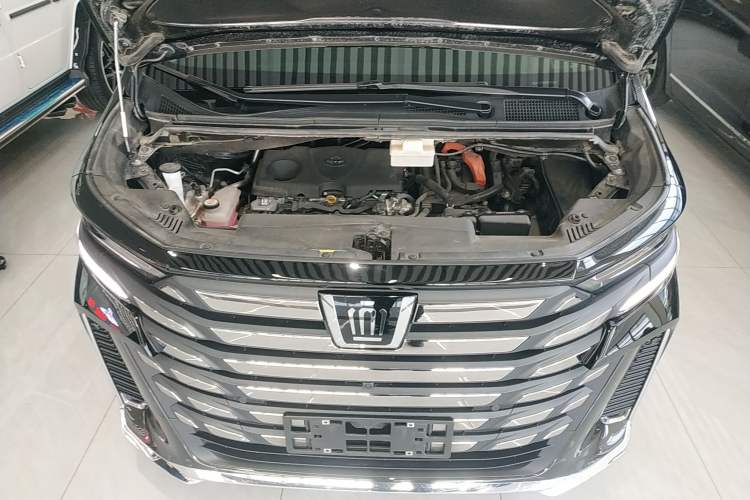 Used Toyota Vellfire 2024 Crown Dual-Engine 2.5L Ultimate Edition Engine Bay