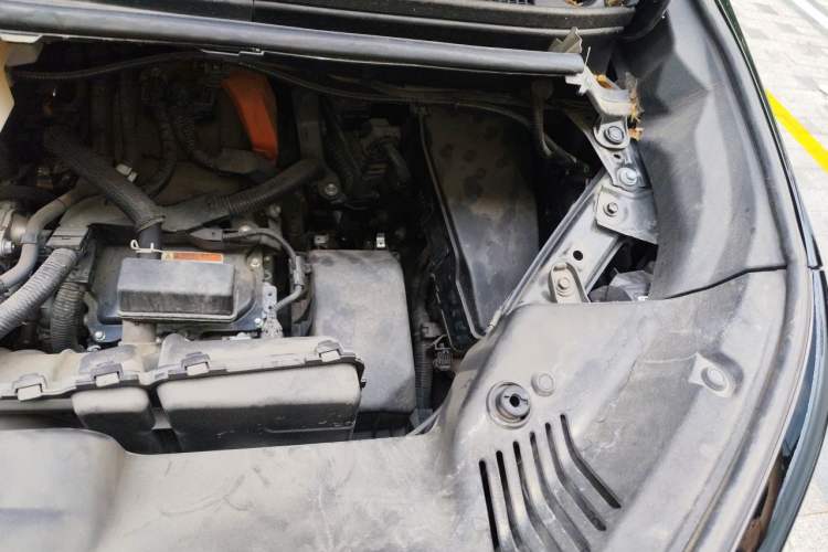 Used Toyota Vellfire 2024 Crown Dual-Engine 2.5L Ultimate Edition Engine Bay Left