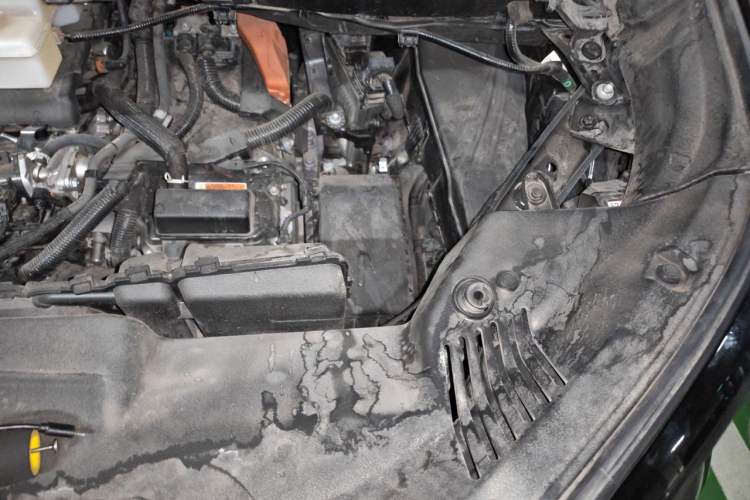 Used Toyota Vellfire 2024 Crown Dual-Engine 2.5L Supreme Executive Edition Engine Bay Left
