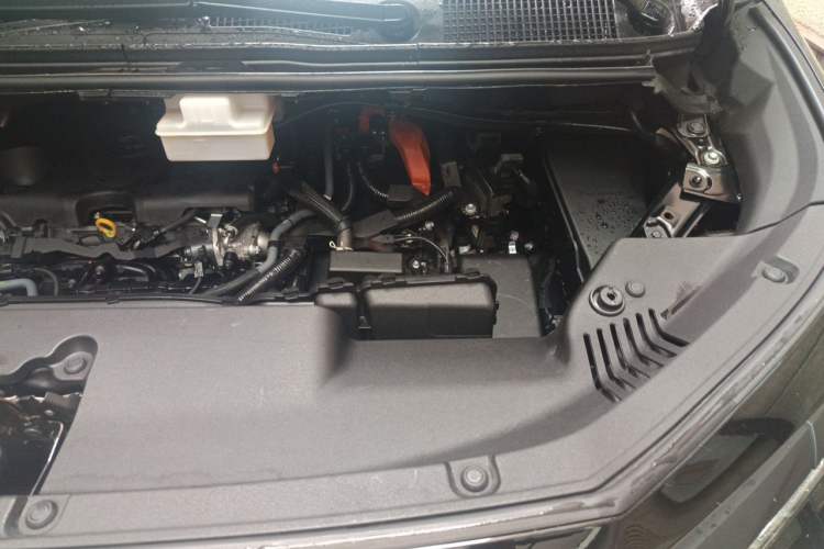 Used Toyota Vellfire 2024 Crown Dual-Engine 2.5L Supreme Executive Edition Engine Bay Left