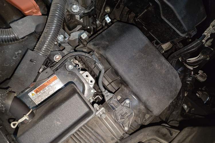 Used Toyota Vellfire 2024 Crown Dual-Engine 2.5L Ultimate Edition Engine Bay Left
