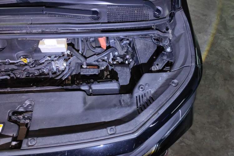 Used Toyota Vellfire 2024 Crown Dual-Engine 2.5L Supreme Executive Edition Engine Bay Left