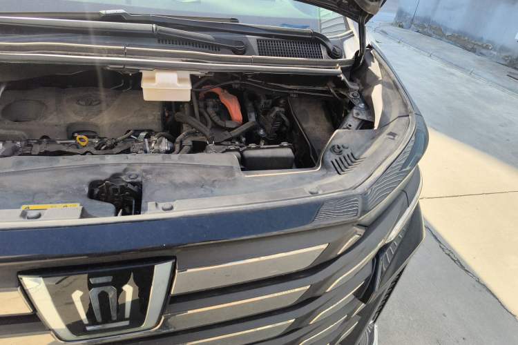 Used Toyota Vellfire 2024 Crown Dual-Engine 2.5L Ultimate Edition Engine Bay Left