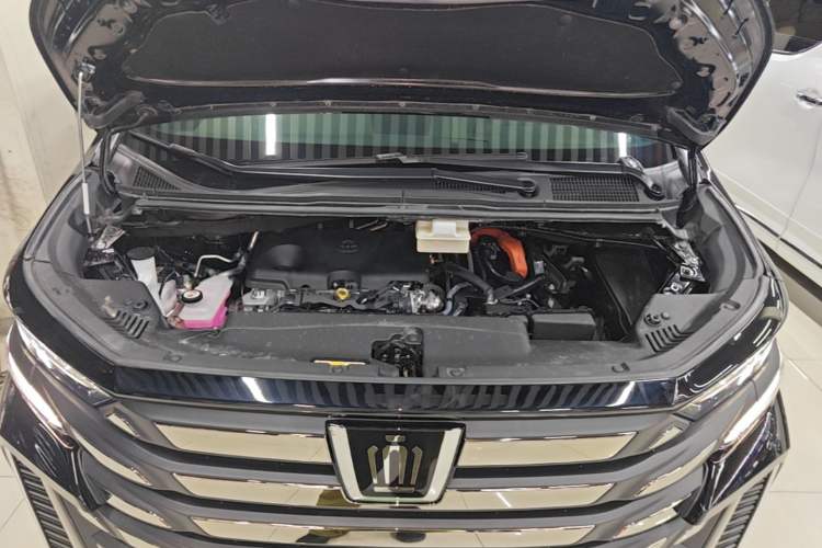 Used Toyota Vellfire 2024 Crown Dual-Engine 2.5L Ultimate Edition Engine Bay