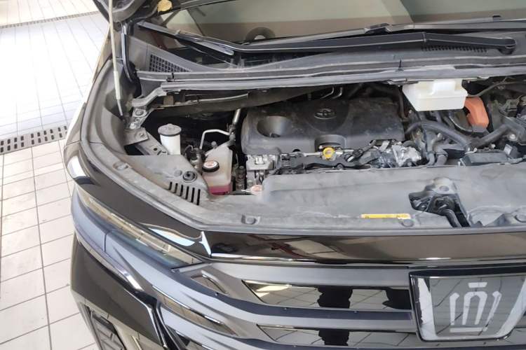 Used Toyota Vellfire 2024 Crown Dual-Engine 2.5L Ultimate Edition Engine Bay Right