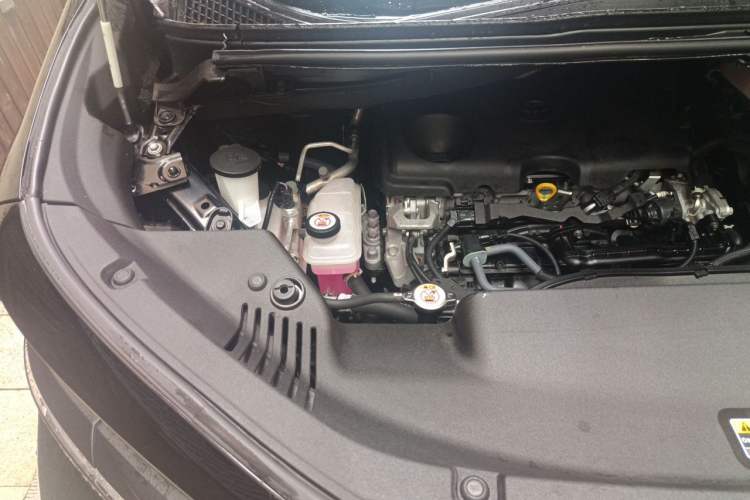 Used Toyota Vellfire 2024 Crown Dual-Engine 2.5L Supreme Executive Edition Engine Bay Right