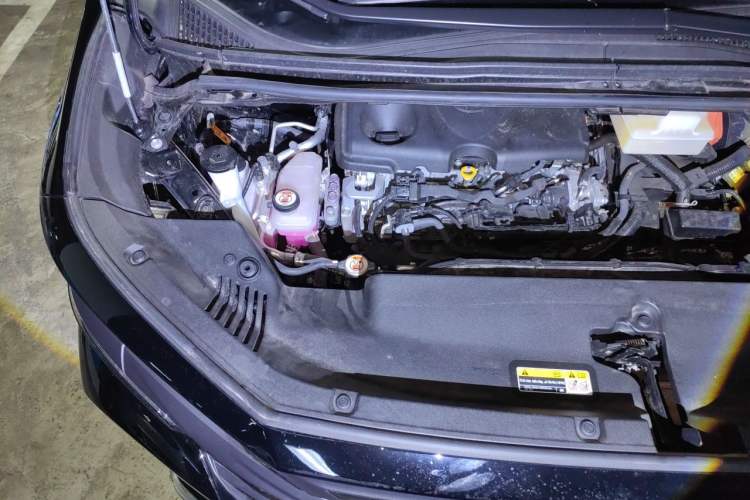 Used Toyota Vellfire 2024 Crown Dual-Engine 2.5L Supreme Executive Edition Engine Bay Right