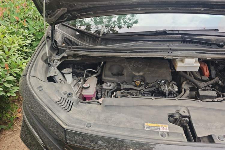 Used Toyota Vellfire 2024 Crown Dual-Engine 2.5L Ultimate Edition Engine Bay Right