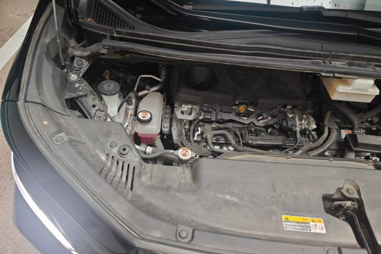 Used Toyota Vellfire 2024 Crown Dual-Engine 2.5L Ultimate Edition Engine Bay Right