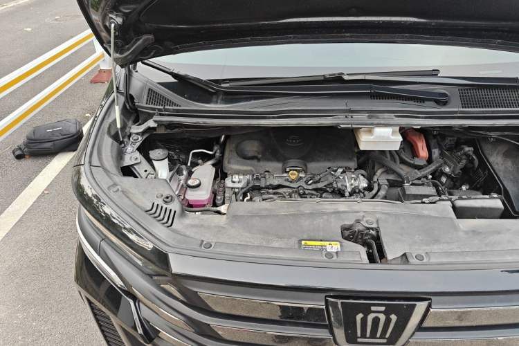 Used Toyota Vellfire 2024 Crown Dual-Engine 2.5L Ultimate Edition Engine Bay Right