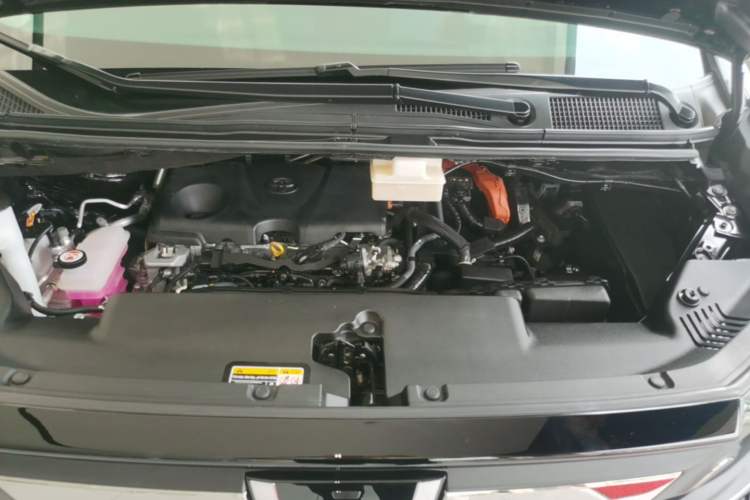 Used Toyota Vellfire 2024 Crown Dual-Engine 2.5L Ultimate Edition Engine Bay