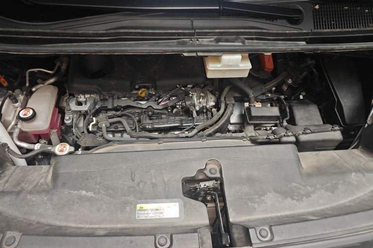 Used Toyota Vellfire 2024 Crown Dual-Engine 2.5L Ultimate Edition Engine Bay