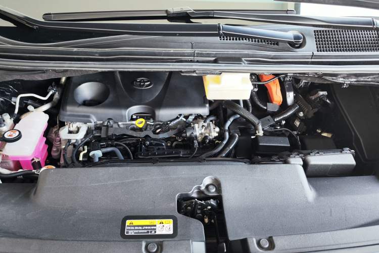 Used Toyota Vellfire 2024 Crown Dual-Engine 2.5L Ultimate Edition Engine Bay