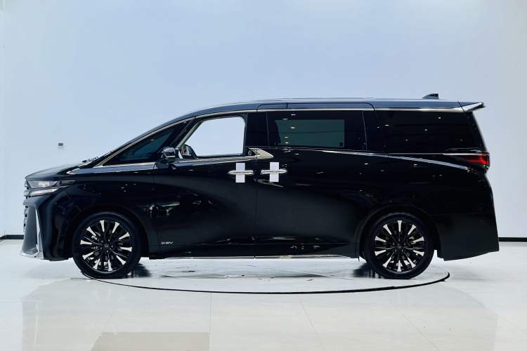 Used Toyota Vellfire 2024 Crown Dual-Engine 2.5L Ultimate Edition Exterior 2