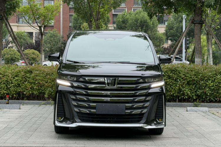 Used Toyota Vellfire 2024 Crown Dual-Engine 2.5L Ultimate Edition Exterior 2