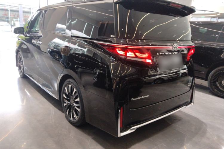 Used Toyota Vellfire 2024 Crown Dual-Engine 2.5L Ultimate Edition Exterior 2
