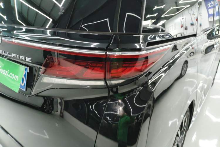 Used Toyota Vellfire 2024 Crown Dual-Engine 2.5L Ultimate Edition Exterior 2