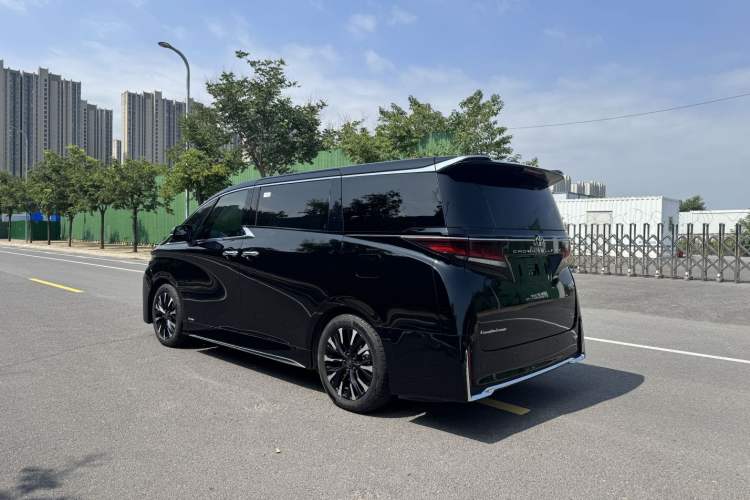 Used Toyota Vellfire 2024 Crown Dual-Engine 2.5L Supreme Executive Edition Exterior 3