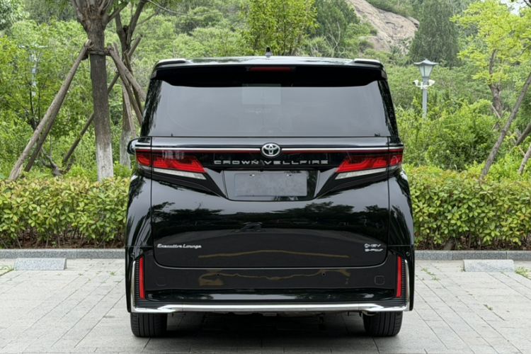 Used Toyota Vellfire 2024 Crown Dual-Engine 2.5L Ultimate Edition Exterior 3