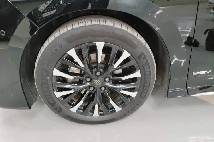 Used Toyota Vellfire 2024 Crown Dual-Engine 2.5L Ultimate Edition Exterior 3