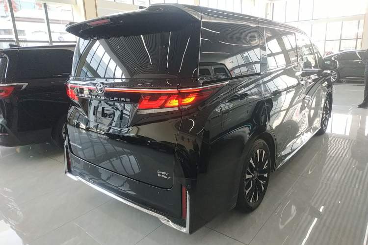 Used Toyota Vellfire 2024 Crown Dual-Engine 2.5L Ultimate Edition Exterior 5