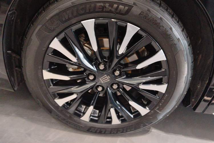 Used Toyota Vellfire 2024 Crown Dual-Engine 2.5L Ultimate Edition Exterior 5