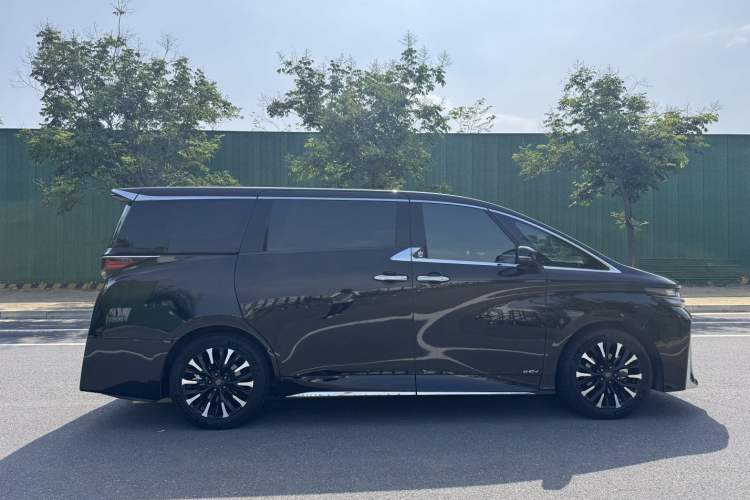 Used Toyota Vellfire 2024 Crown Dual-Engine 2.5L Supreme Executive Edition Exterior 7