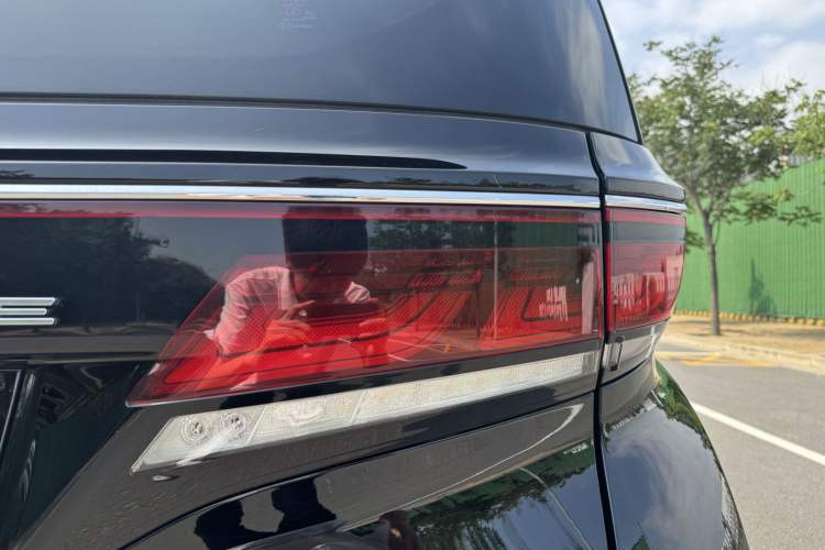 Used Toyota Vellfire 2024 Crown Dual-Engine 2.5L Supreme Executive Edition Exterior 9