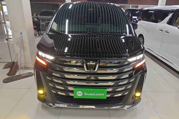 Used Toyota Vellfire 2024 Crown Dual-Engine 2.5L Ultimate Edition Front