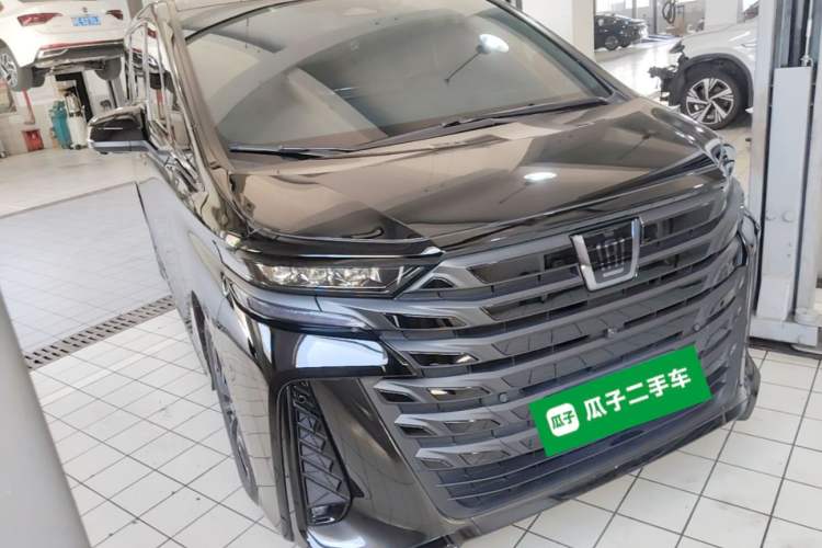 Used Toyota Vellfire 2024 Crown Dual-Engine 2.5L Ultimate Edition Front Right 45 Deg