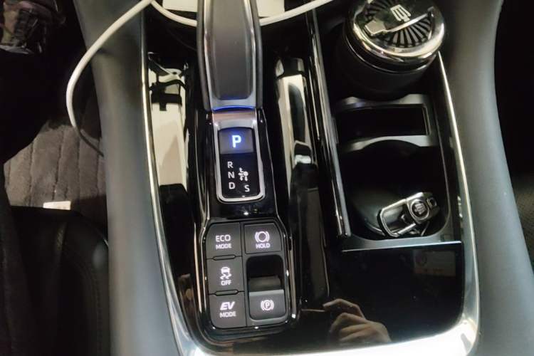 Used Toyota Vellfire 2024 Crown Dual-Engine 2.5L Ultimate Edition Gear Lever