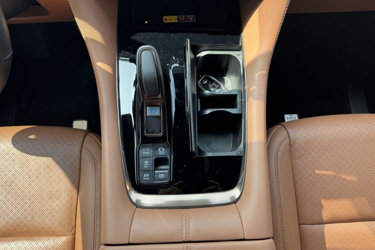 Used Toyota Vellfire 2024 Crown Dual-Engine 2.5L Supreme Executive Edition Gear Lever
