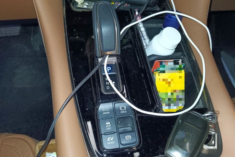 Used Toyota Vellfire 2024 Crown Dual-Engine 2.5L Supreme Executive Edition Gear Lever
