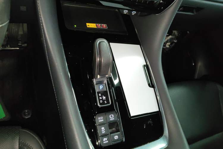 Used Toyota Vellfire 2024 Crown Dual-Engine 2.5L Ultimate Edition Gear Lever
