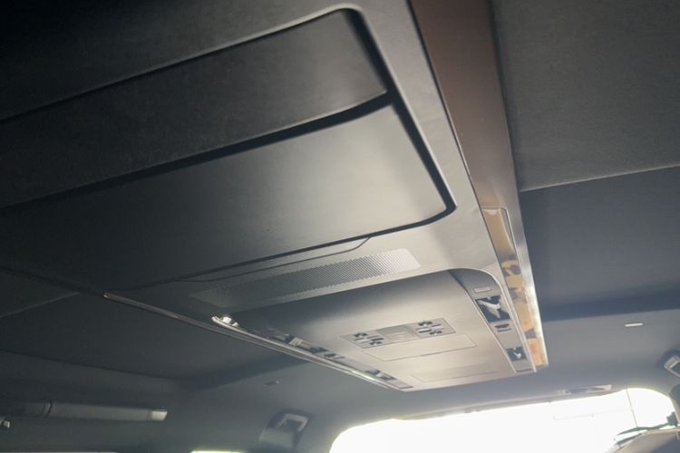 Used Toyota Vellfire 2024 Crown Dual-Engine 2.5L Supreme Executive Edition Headliner