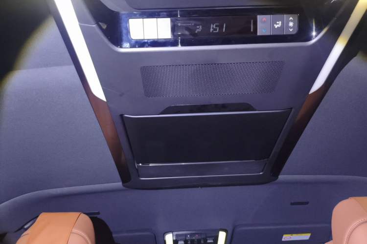 Used Toyota Vellfire 2024 Crown Dual-Engine 2.5L Supreme Executive Edition Headliner