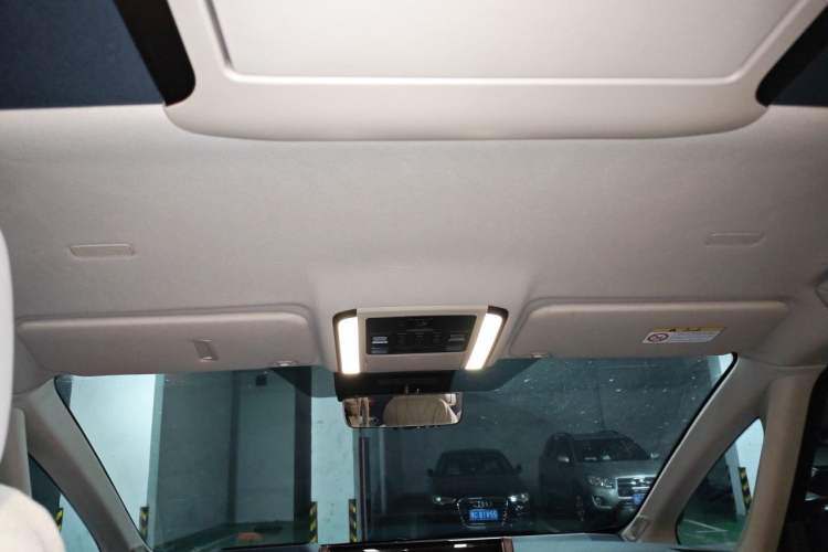 Used Toyota Vellfire 2024 Crown Dual-Engine 2.5L Supreme Executive Edition Headliner